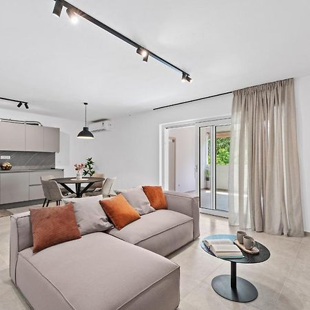 Poli Nona - Renovated In 2023 Apartment Porec Exterior photo