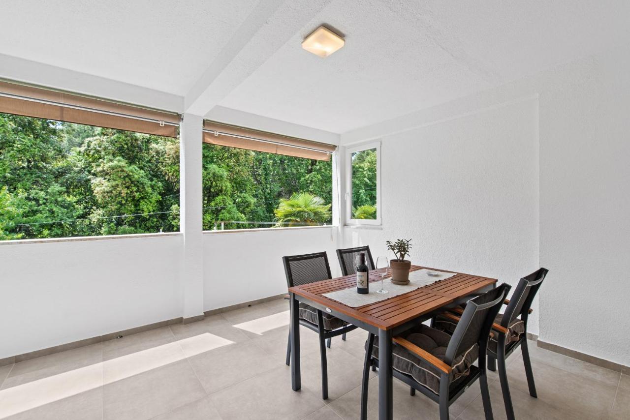 Poli Nona - Renovated In 2023 Apartment Porec Exterior photo