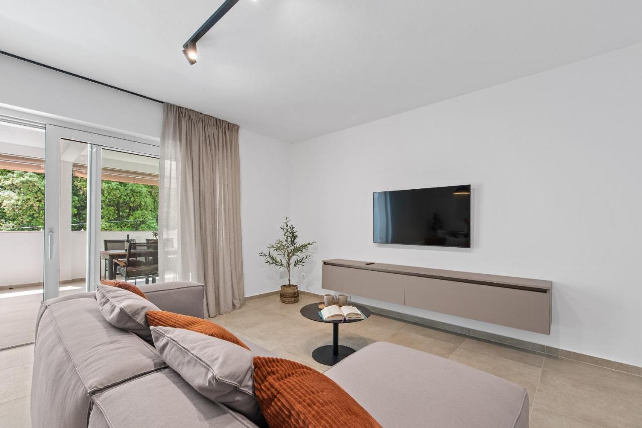 Poli Nona - Renovated In 2023 Apartment Porec Exterior photo