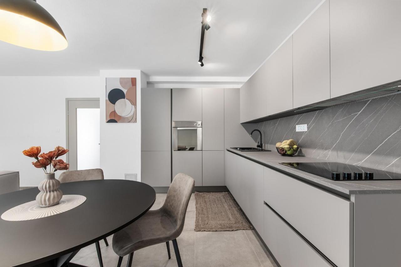 Poli Nona - Renovated In 2023 Apartment Porec Exterior photo