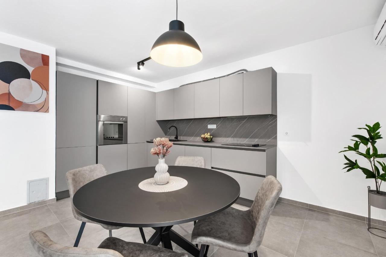 Poli Nona - Renovated In 2023 Apartment Porec Exterior photo