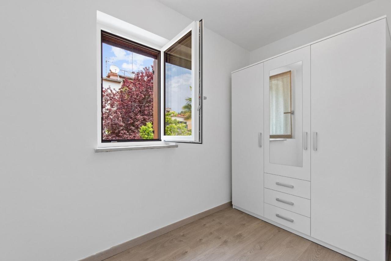 Poli Nona - Renovated In 2023 Apartment Porec Exterior photo