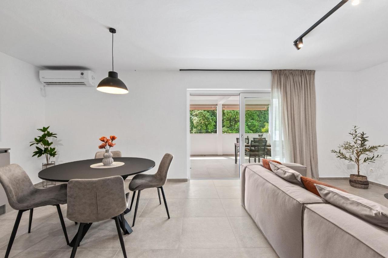Poli Nona - Renovated In 2023 Apartment Porec Exterior photo